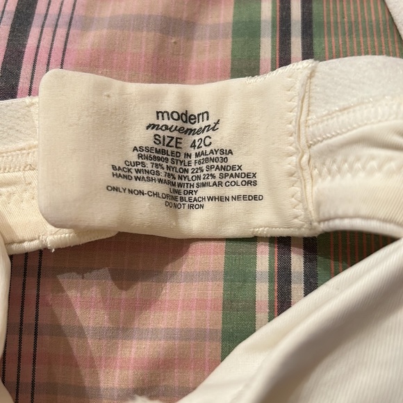 Nylon/Spandex soft cup bra from Modern Movement in Size 42 C. - Picture 3 of 9